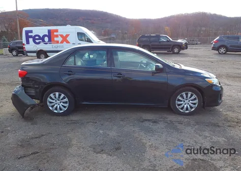 2013 Toyota Corolla Le z USA, uszkodzony, nr VIN 2T1BU4EE7DC946679